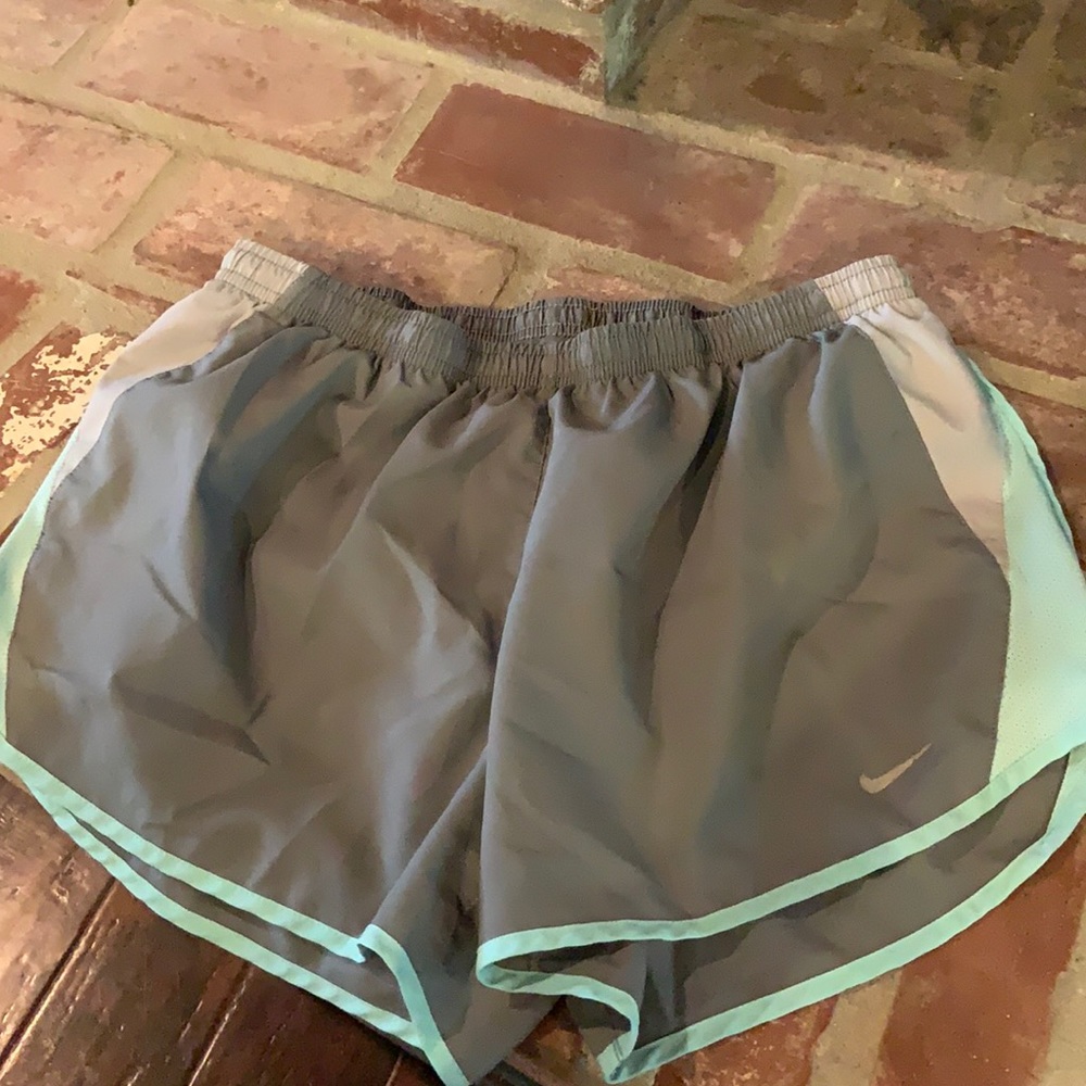 Nike Dri-Fit Medium Shorts, Gray/mint/white